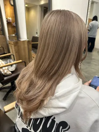 セミロング コタロウ🐯 大通り 美容室のヘアスタイル