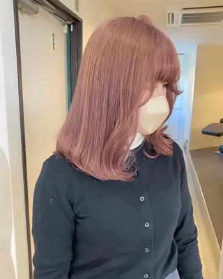 カラー mizuki/ピンク ベージュ.レイヤーのヘアスタイル