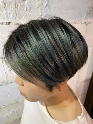 ショート カラー 【韓国レイヤー特化 ハッシュカット】のヘアスタイル