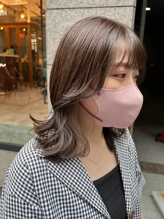 セミロング カラー ノイシキ サキのヘアスタイル