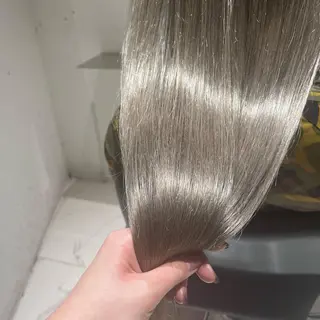 ロング カラー カジュアルを女っぽく 𝗮𝘆𝗮𝗰𝗼のヘアスタイル