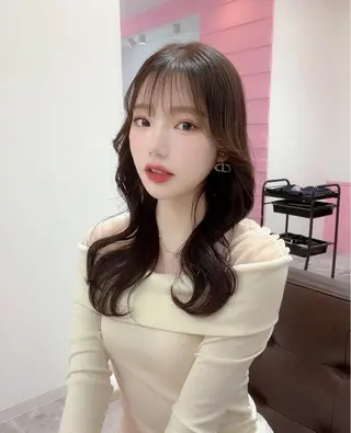 セミロング 髪質改善韓国レイヤー SHIORI🦋のヘアスタイル