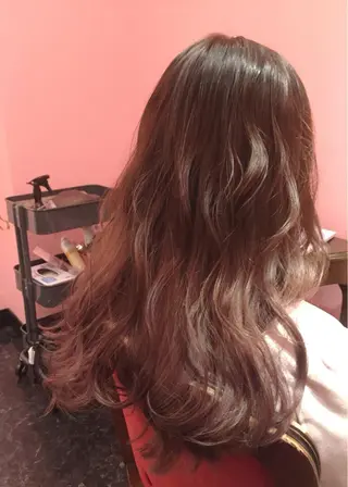 ロング カラー ILu.所属・櫻井 愛弓のヘアスタイル