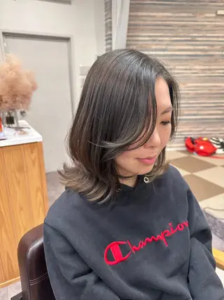 ミディアム カラー yasuka .のヘアスタイル