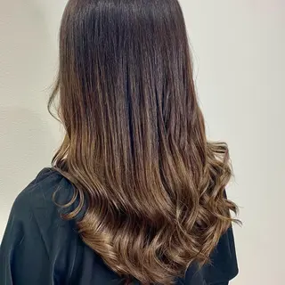 セミロング カラー ViVi by freedomのヘアスタイル