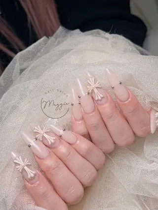 ネイル Maggie Nail🦩のネイルデザイン