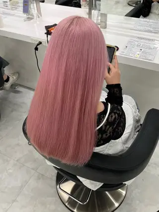 ミディアム レイヤーカット✂︎ ハイトーン🧋ひろむのヘアスタイル