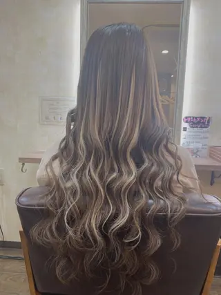 ロング ヘアアレンジ 田井中 悠紀のヘアスタイル