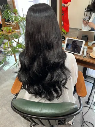 ロング パーマ Arly所属・MARU🎀髪質改善 ×コテ巻き風パーマのヘアスタイル