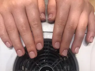 ネイル ドーリーラッシュプラス　ヴィオロ店所属・勝木 芽生のネイルデザイン