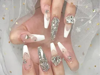 ネイル ネイルサロンAiri 長さ出し·シンプルのネイルデザイン