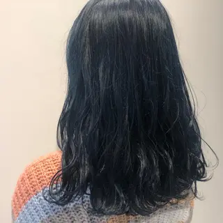 セミロング カラー 渡邊 桃香のヘアスタイル