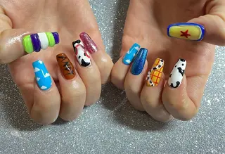 ネイル VIERU 🌈🎀💖のネイルデザイン