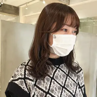 ミディアム カラー カジュアルを女っぽく 𝗮𝘆𝗮𝗰𝗼のヘアスタイル