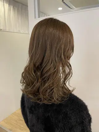 カラー 大迫 江梨のヘアスタイル