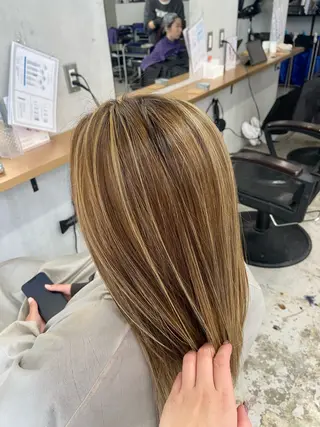 ロング カラー 安住 日花のヘアスタイル