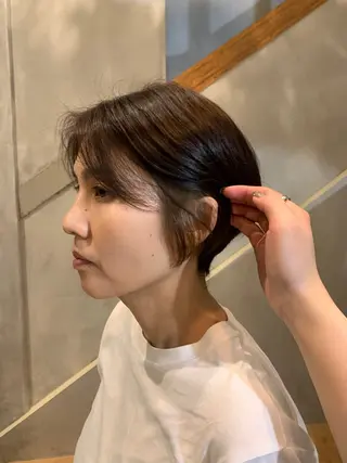 ショート カラー 小西 萌々香のヘアスタイル