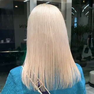 ミディアム カラー サロウィン(SALOWIN)原宿iori店所属・れい🫧 ハイトーン特化のヘアスタイル