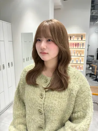 セミロング カラー Unami 表参道所属・ばんちなつ / ボブ/透明感カラーのヘアスタイル