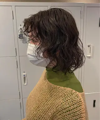 ミディアム パーマ ウルフカット 811 大阪梅田 ウルフのヘアスタイル