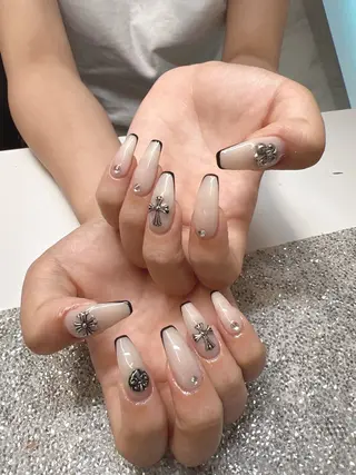 ネイル Guarendo錦糸町店所属・ガレンドウ 白澤 愛子のネイルデザイン