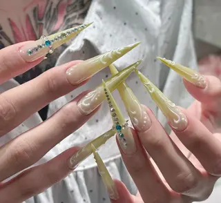 ネイル Pure&Rich Nailのネイルデザイン