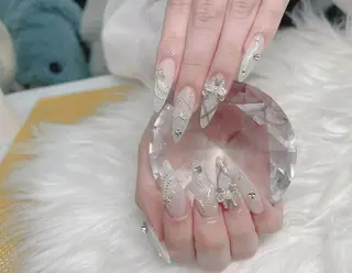 ロング カラー ニュ クインのネイルデザイン