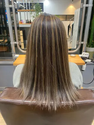 セミロング カラー pista by primal所属・🌼ハイライト透明感 🌼maiのヘアスタイル