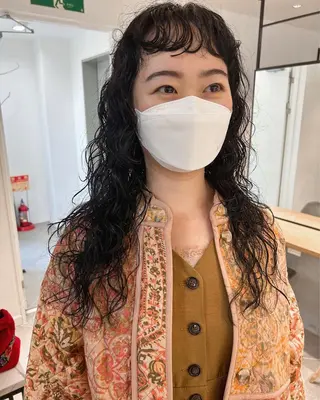 ロング カラー パーマ Loom.所属・村上雅人 ナチュラルモードのヘアスタイル