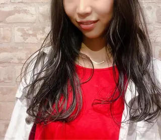 カラー 岩渕 由里香のヘアスタイル