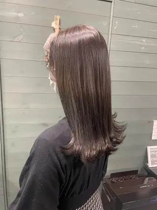 セミロング カラー 石川 聖奈のヘアスタイル