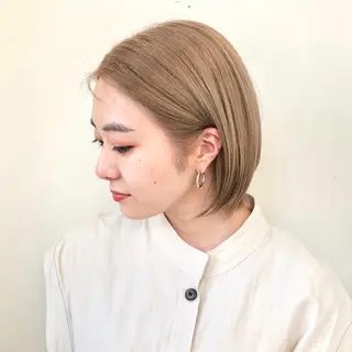 ショート カラー ANNA /艶髪/ハイトーンのヘアスタイル