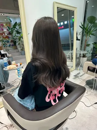 ロング omocha umiのヘアスタイル