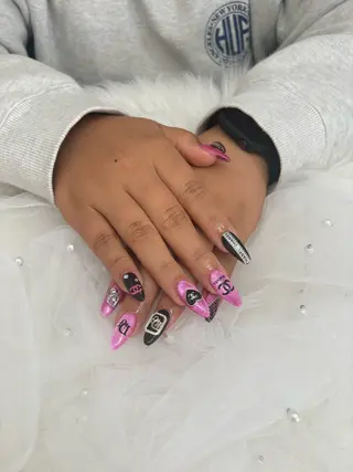 ネイル ANELA ANNAのネイルデザイン