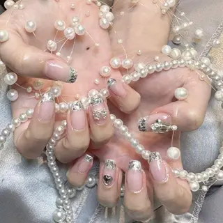 ネイル RAFFINE 月🦋🩵のネイルデザイン