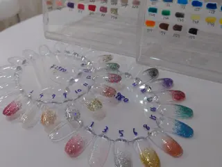 ネイル cachette. 鈴木のネイルデザイン