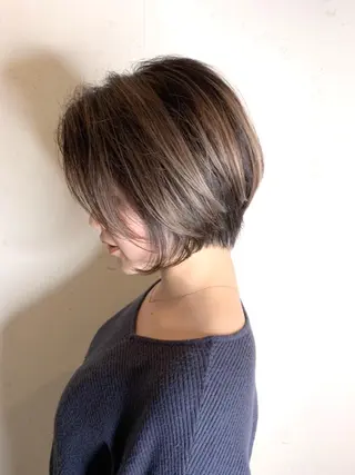 ショート 髪質改善 上品艶感カラーのヘアスタイル