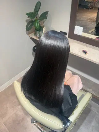 カラー 江利川 紫音のヘアスタイル