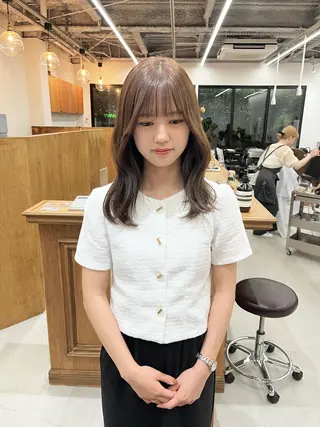 ミディアム カラー ヘアアレンジ esu西梅田所属・ena/ブリーチなし 透明感・レイヤー🎀のヘアスタイル