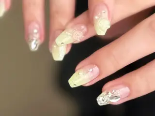 ネイル 新山 聖のネイルデザイン