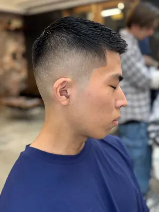 メンズ NUMBER THREEのヘアスタイル