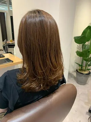 セミロング MIA 菅原のヘアスタイル