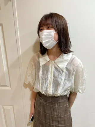 ミディアム カラー MIOベージュカラー 柔らかいカラーのヘアスタイル