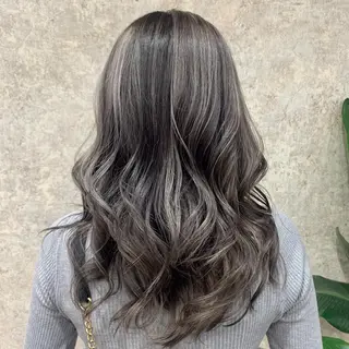 ロング カラー piLLon/ RYUKAのヘアスタイル