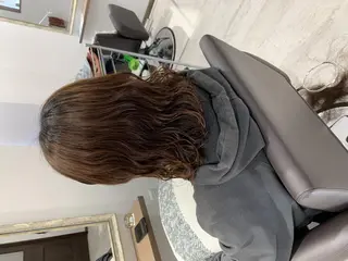 ミディアム 瀬尾 由希菜のヘアスタイル