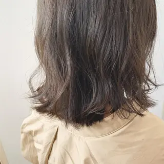 ミディアム カラー 【Uneユヌ】菊地 春那のヘアスタイル
