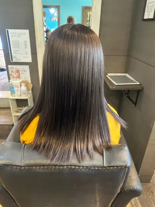 セミロング カラー 安達 望のヘアスタイル