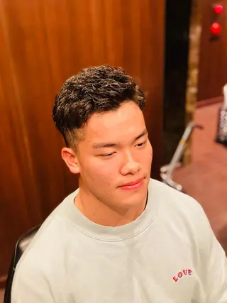 ショート パーマ メンズ ブロー東京　神田店所属・TAKUMI/神田/ ビジネス/フェードのヘアスタイル