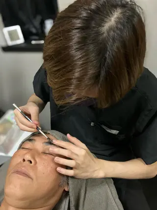 メンズ アイブロウ メンズフェイシャル アイブロウ・ルースのエステ・リラクイメージ