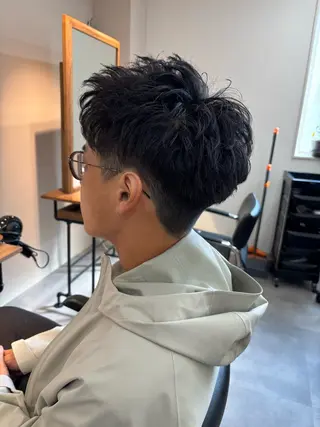 メンズ フェザーパーマ/韓国 /メンズカット/保立のヘアスタイル